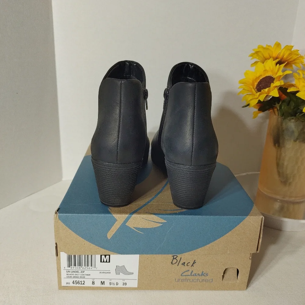CLARKS Unstructured Lindel Ankle Boots - Picture 7 of 12